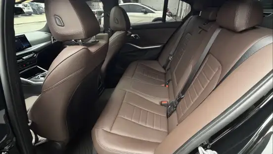 BMW-320i-2025