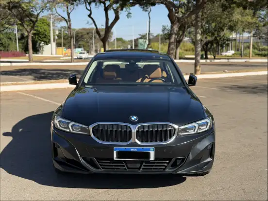 BMW-320i-2023