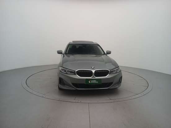 BMW-320i-2022