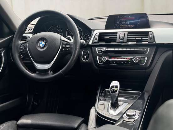 BMW-320i-2015