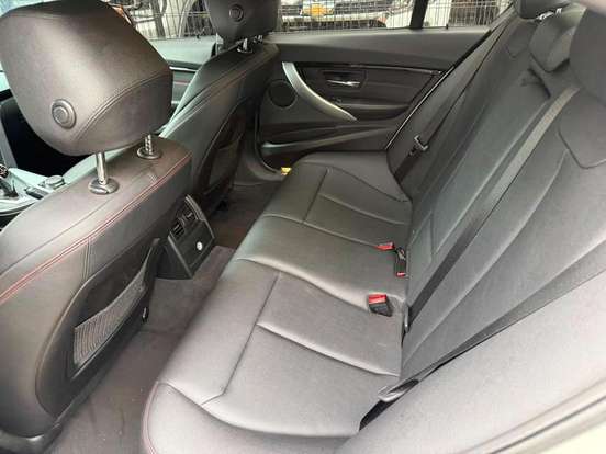 BMW-328i-2016