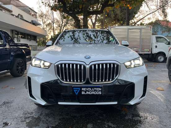 BMW-X5-3.0 I6 TURBO HÍBRIDO XDRIVE50E X-LINE AUTOMÁTICO BMW-X5-2023