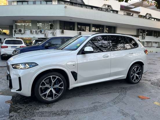 BMW-X5-3.0 I6 TURBO HÍBRIDO XDRIVE50E X-LINE AUTOMÁTICO BMW-X5-2023