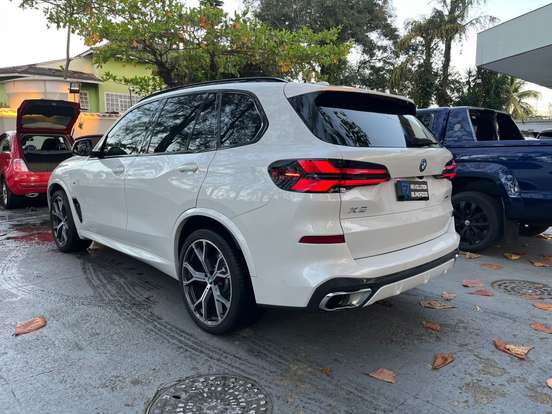 BMW-X5-3.0 I6 TURBO HÍBRIDO XDRIVE50E X-LINE AUTOMÁTICO BMW-X5-2023