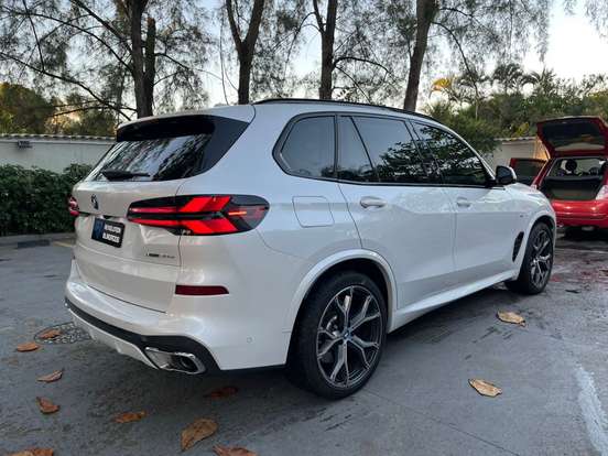BMW-X5-3.0 I6 TURBO HÍBRIDO XDRIVE50E X-LINE AUTOMÁTICO BMW-X5-2023