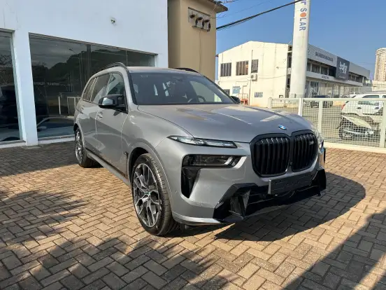 BMW-X7-2025