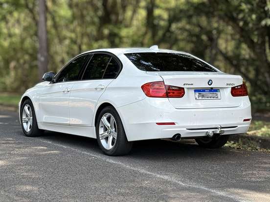 BMW-320i-2015