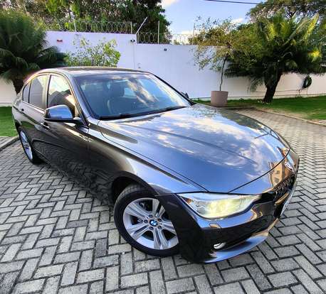BMW-320i-2013