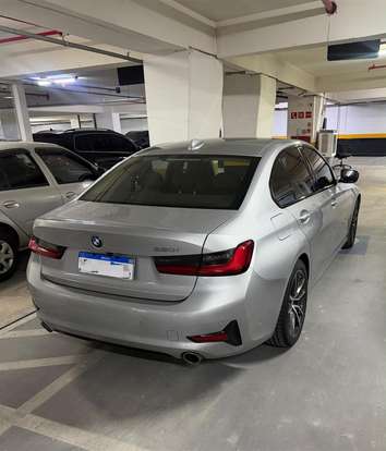 BMW-320i-2019