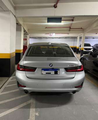 BMW-320i-2019