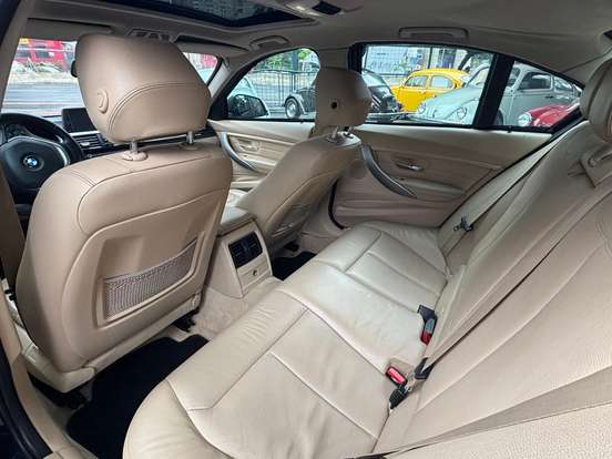 BMW-328i-2012