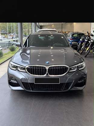 BMW-330e-2022