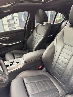 BMW-330e-2022