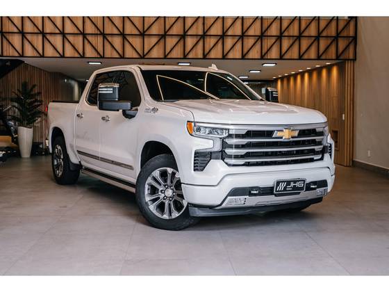 CHEVROLET SILVERADO 5.3 V8 GASOLINA 1500 HIGH COUNTRY 4X4 AUTOMÁTICO
