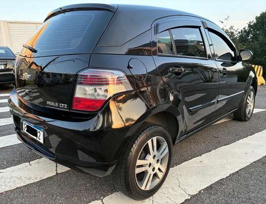 CHEVROLET-AGILE-2012