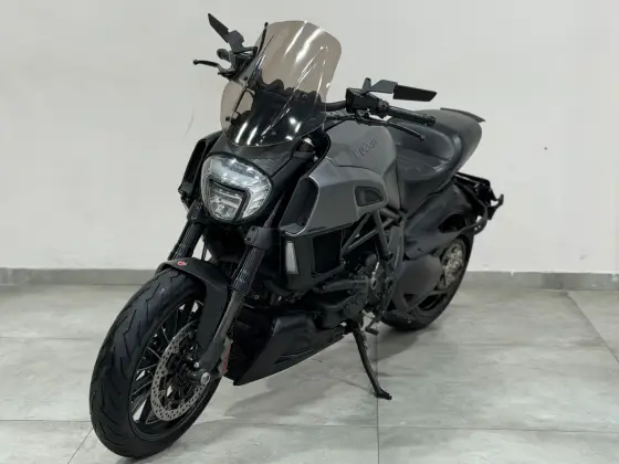 DUCATI DIAVEL DARK 