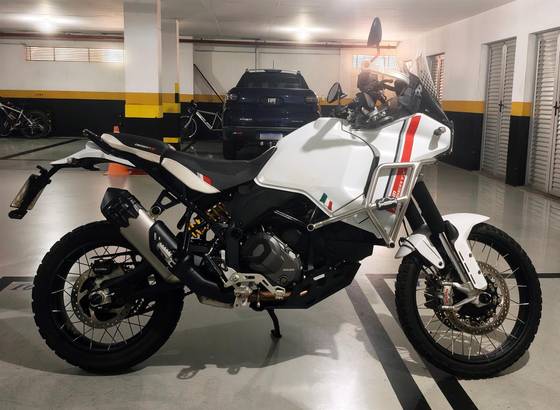 DUCATI DESERT X 
