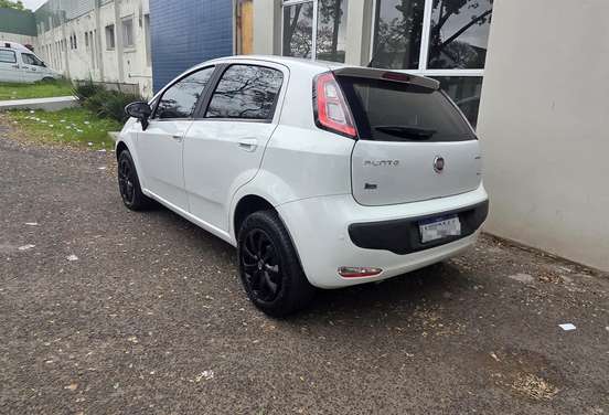 FIAT-PUNTO-2015
