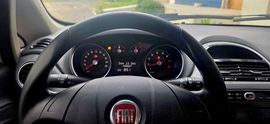 FIAT-PUNTO-2015