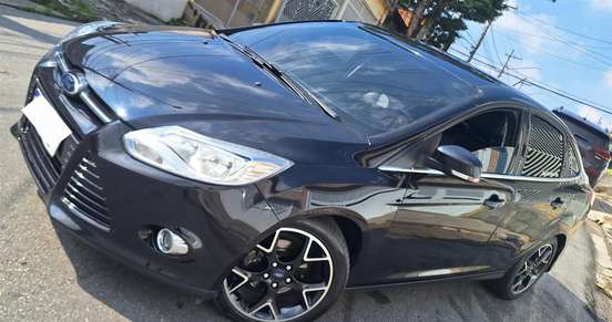 FORD-FOCUS-2014