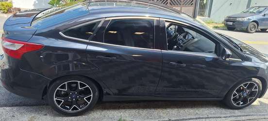 FORD-FOCUS-2014