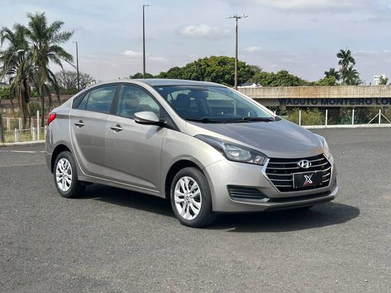 HYUNDAI HB20S 1.6 COMFORT PLUS 16V FLEX 4P AUTOMÁTICO