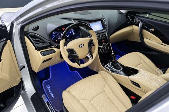 HYUNDAI-AZERA-2015