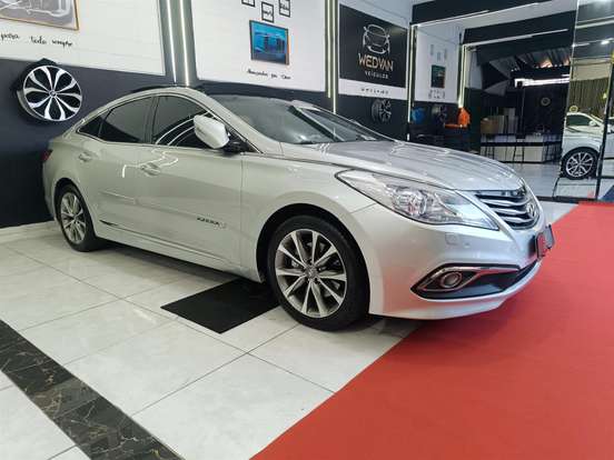HYUNDAI-AZERA-2015