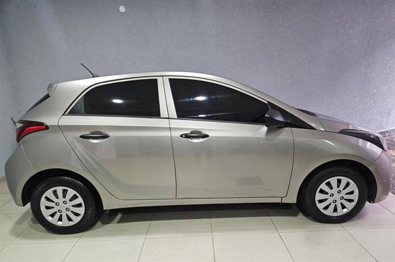 HYUNDAI HB20 1.0 UNIQUE 12V FLEX 4P MANUAL