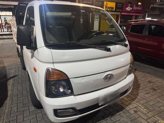 HYUNDAI-HR-2.5 LONGO SEM CAÇAMBA 4X2 16V 130CV TURBO INTERCOOLER DIESEL 2P MANUAL HYUNDAI-HR-2016