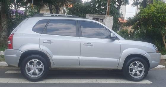HYUNDAI TUCSON 2.0 MPFI GLS 16V 143CV 2WD GASOLINA 4P AUTOMÁTICO