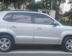 HYUNDAI TUCSON 2.0 MPFI GLS 16V 143CV 2WD GASOLINA 4P AUTOMÁTICO HYUNDAI TUCSON 2.0 MPFI GLS 16V 143CV 2WD GASOLINA 4P AUTOMÁTICO