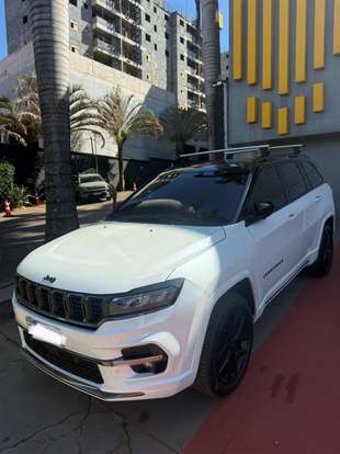 JEEP-COMMANDER-2024