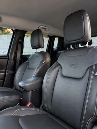 JEEP-RENEGADE-2023