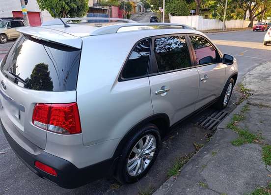 KIA-SORENTO-2010
