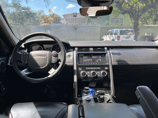 LAND ROVER-DISCOVERY-3.0 V6 TD6 DIESEL FIRST EDITION 4WD AUTOMÁTICO LAND ROVER-DISCOVERY-2017