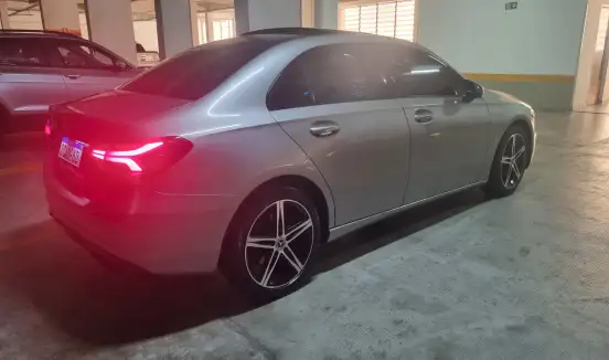 MERCEDES-BENZ-A 200-2020