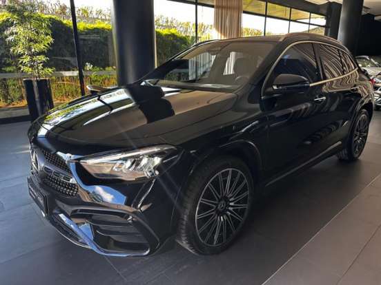 MERCEDES-BENZ-GLA 200-2024