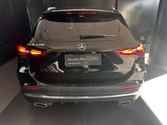 MERCEDES-BENZ-GLA 200-2024