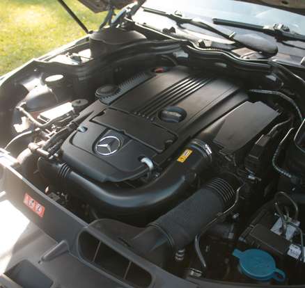 MERCEDES-BENZ-C 180-1.8 CGI CLASSIC 16V TURBO GASOLINA 4P AUTOMÁTICO MERCEDES-BENZ-C 180-2011