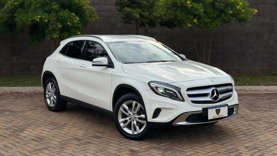MERCEDES-BENZ GLA 200 1.6 CGI ADVANCE 16V TURBO FLEX 4P AUTOMÁTICO