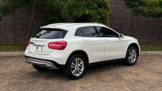 MERCEDES-BENZ-GLA 200-1.6 CGI ADVANCE 16V TURBO FLEX 4P AUTOMÁTICO MERCEDES-BENZ-GLA 200-2015