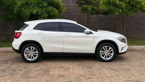 MERCEDES-BENZ-GLA 200-2015