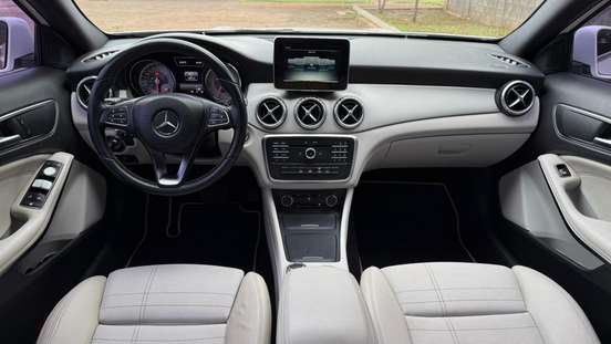 MERCEDES-BENZ-GLA 200-2015