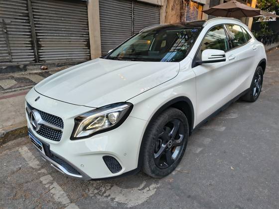 MERCEDES-BENZ GLA 200 1.6 CGI FLEX ADVANCE 7G-DCT