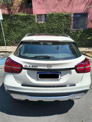 MERCEDES-BENZ-GLA 200-2018