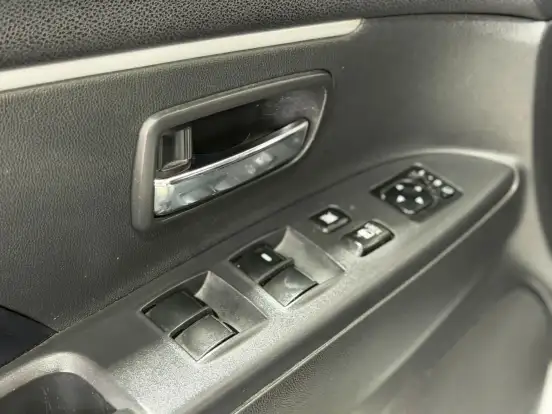 MITSUBISHI-ASX-2011