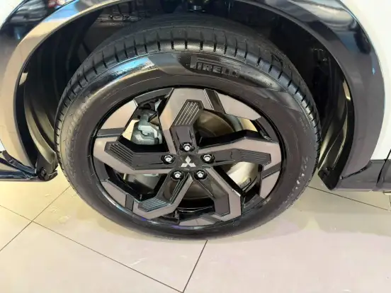 MITSUBISHI-ECLIPSE CROSS-1.5 MIVEC TURBO GASOLINA HPE-S BLACK S-AWC CVT MITSUBISHI-ECLIPSE CROSS-2025
