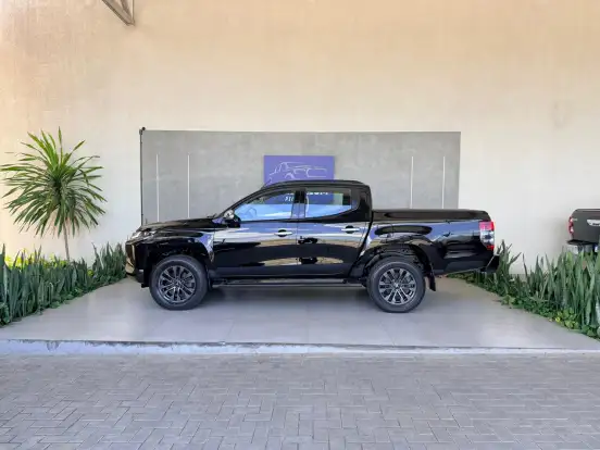 MITSUBISHI-L200 TRITON-2024