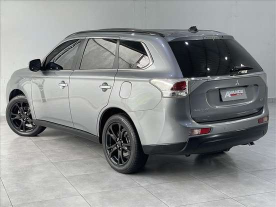MITSUBISHI-OUTLANDER-2014